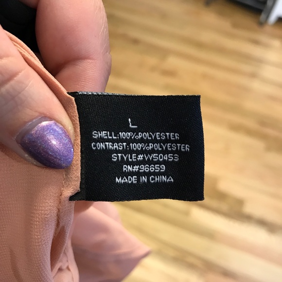 Beautiful button down blouse - Picture 7 of 8